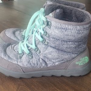 Grey North Face Boots - low price